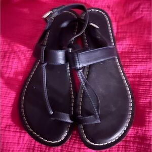 EUC Bernardo Maverick Sandal